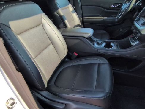 Used 2023 GMC Acadia SLT image 22