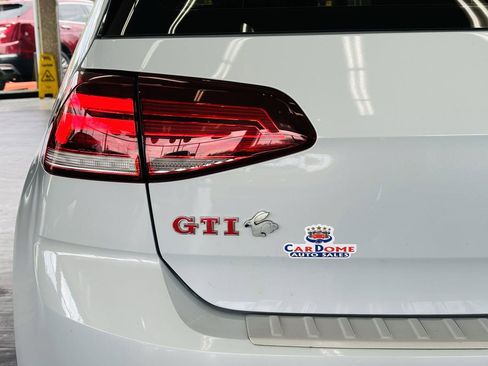 Used 2021 Volkswagen GTI Autobahn FWD image 9