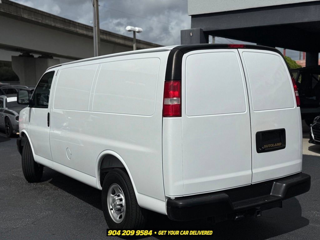 Used 2026 Chevrolet Express 2500 w/ Driver Convenience Package RWD image 5