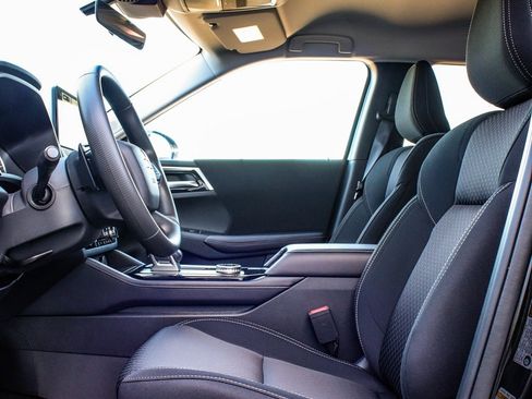 New 2025 Mitsubishi Outlander ES image 31