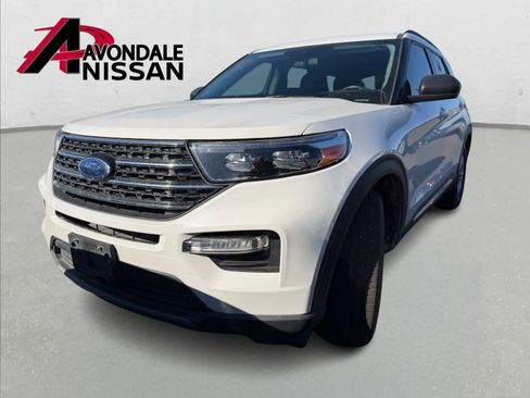 Used 2023 Ford Explorer XLT w/ Equipment Group 202A image 2