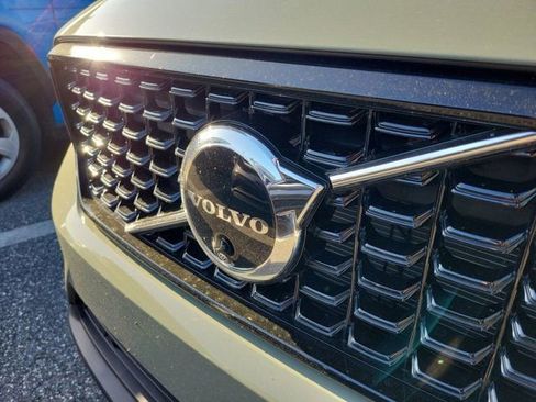 Used 2025 Volvo XC40 B5 Plus w/ Protection Package Premier image 11