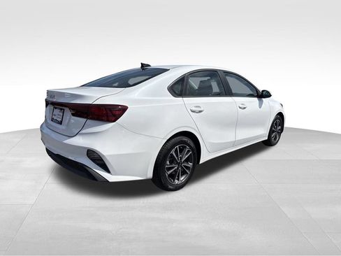 Certified 2024 Kia Forte LXS FWD image 7