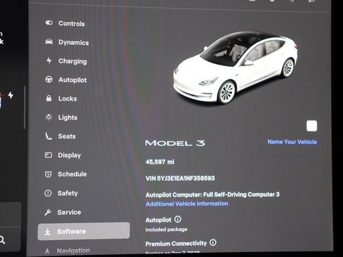 Used 2022 Tesla Model 3 image 25