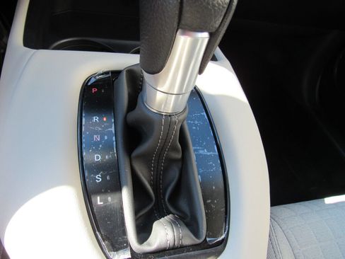 Used 2024 Honda HR-V LX image 14