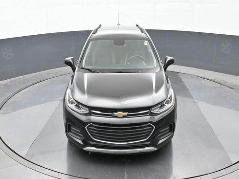 Used 2020 Chevrolet Trax LT w/ LT Convenience Package image 27