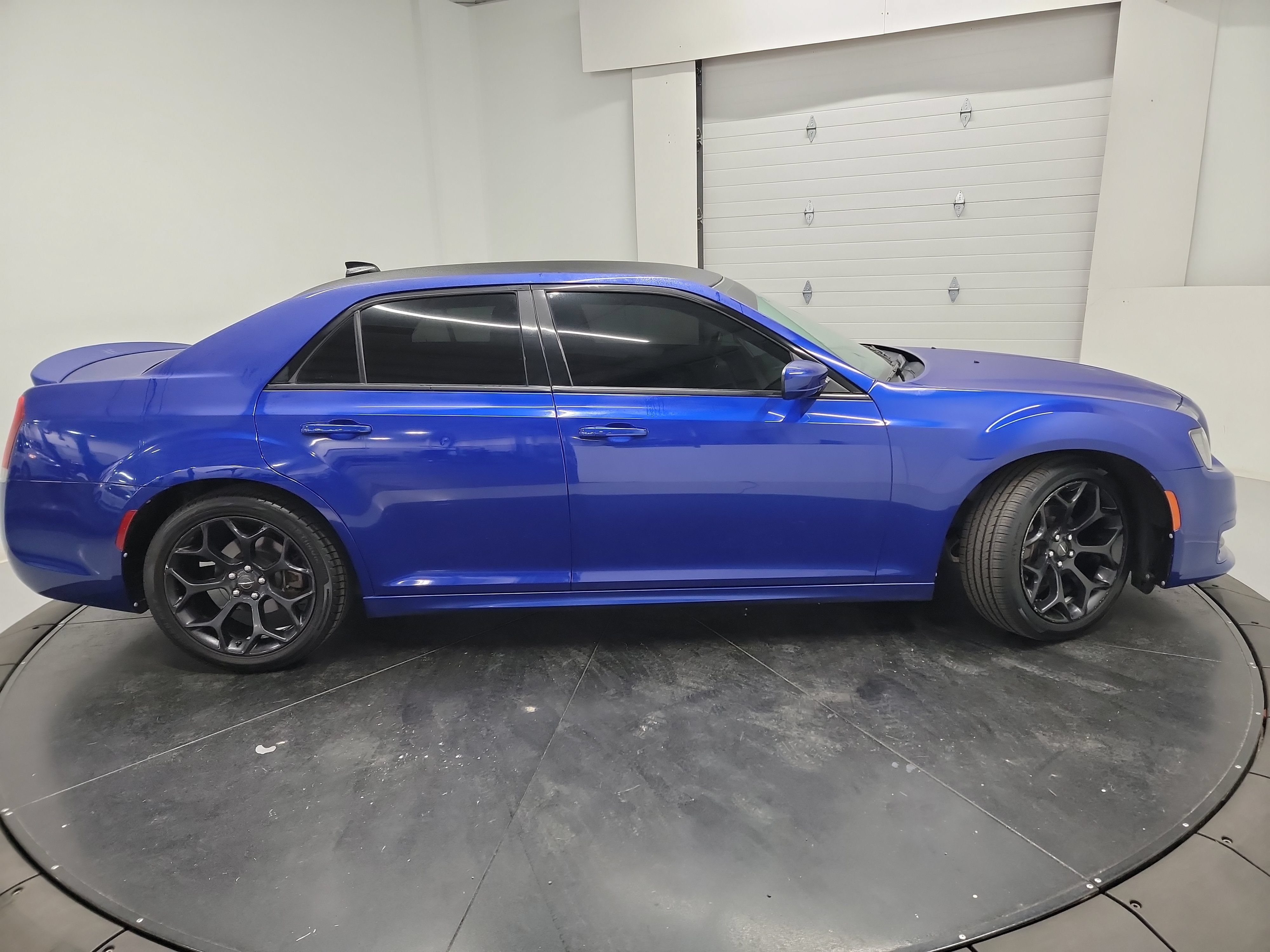 Used 2019 Chrysler 300 S w/ S Model Appearance Package RWD image 19