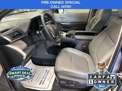 Used 2023 Toyota Sienna XLE image 9