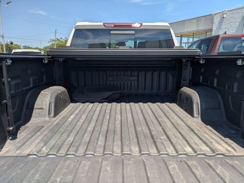 Used 2023 GMC Sierra 1500 SLT w/ SLT Premium Package AWD/4WD image 35