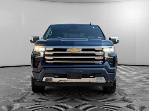 Used 2022 Chevrolet Silverado 1500 High Country w/ High Country Premium Package AWD/4WD image 5