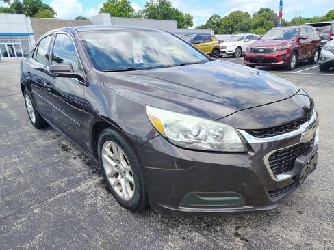 Used 2015 Chevrolet Malibu LT w/ Power Convenience Package FWD image 3