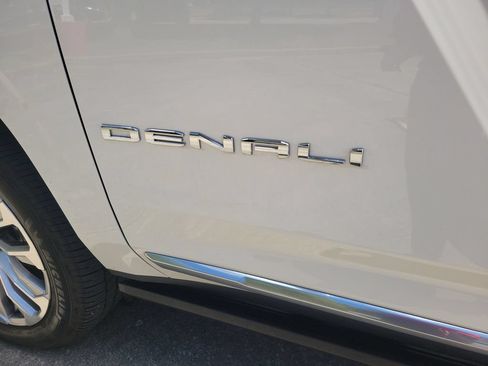 Used 2023 GMC Yukon Denali RWD image 5