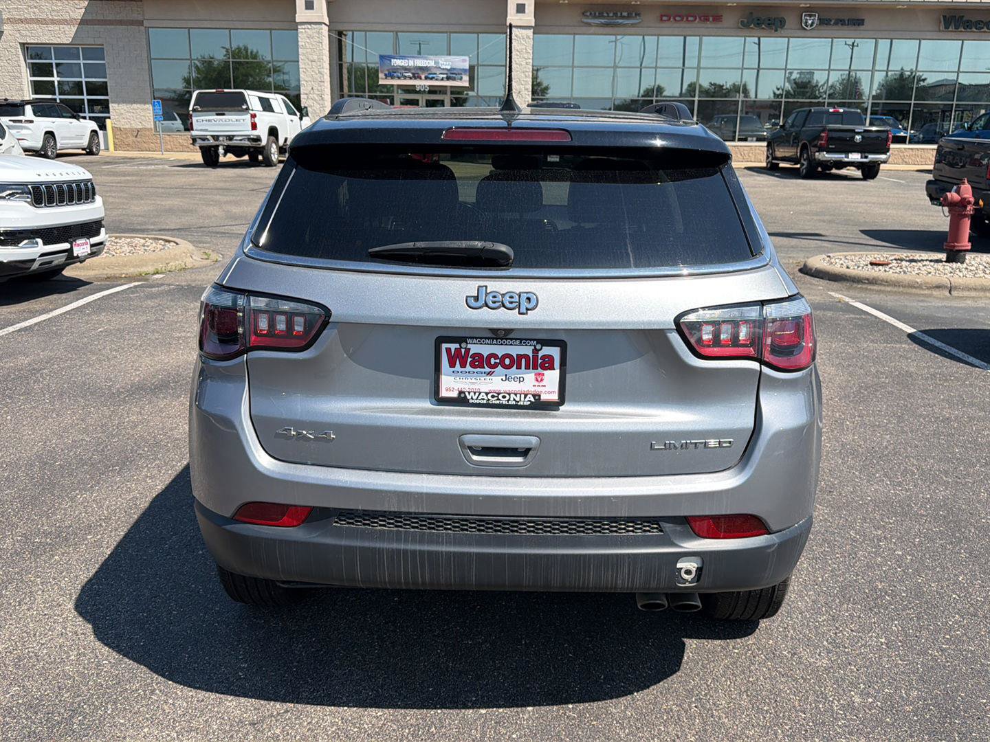 Used 2018 Jeep Compass Limited w/ Navigation Group AWD/4WD image 6