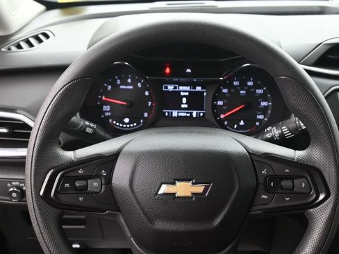 Used 2023 Chevrolet TrailBlazer LT AWD/4WD image 9