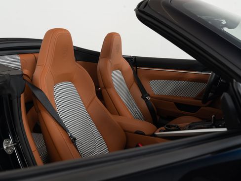 Used 2024 Porsche 911 Turbo image 17