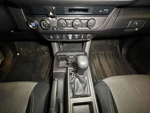 Used 2023 Toyota Tacoma TRD Sport w/ Technology Package AWD/4WD image 11