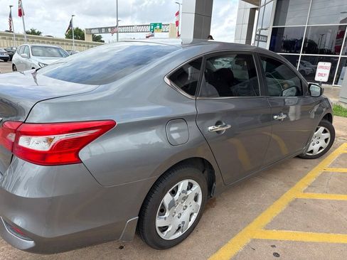 Used 2019 Nissan Sentra S FWD image 3