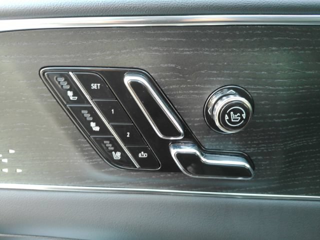 Used 2023 Cadillac Lyriq AWD image 17