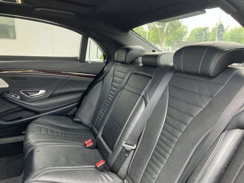 Used 2019 Mercedes-Benz S 560 Sedan image 33