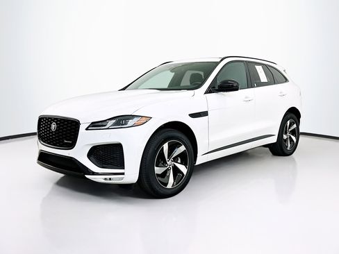 Used 2024 Jaguar F-PACE R-Dynamic S image 3