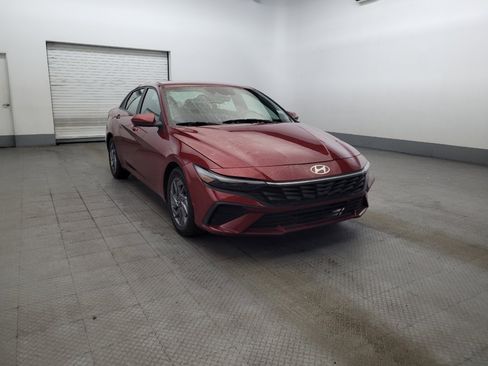 Used 2024 Hyundai Elantra SEL FWD image 13