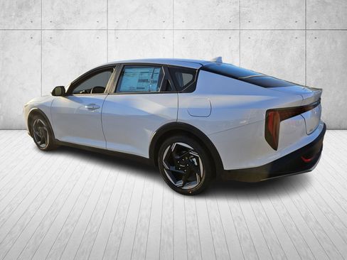 New 2025 Kia K4 EX image 5