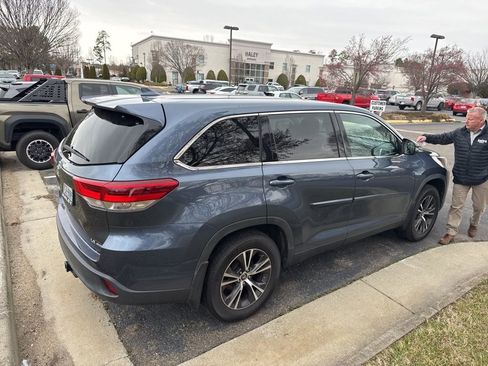 Used 2019 Toyota Highlander Plus image 2