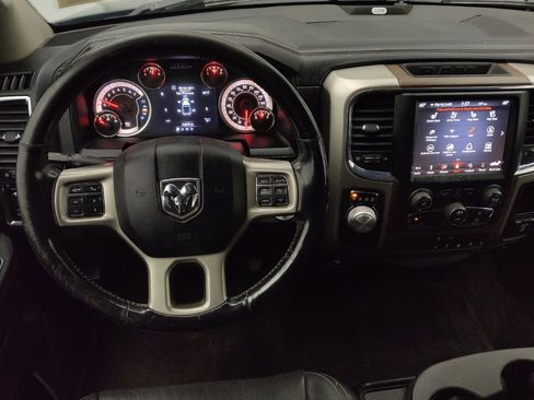 Used 2018 RAM 1500 Laramie RWD image 22