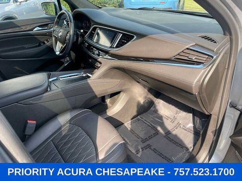 Used 2023 Buick Enclave Avenir w/ Avenir Technology Package AWD/4WD image 28
