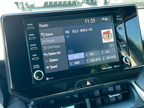 Used 2021 Toyota Venza LE image 26