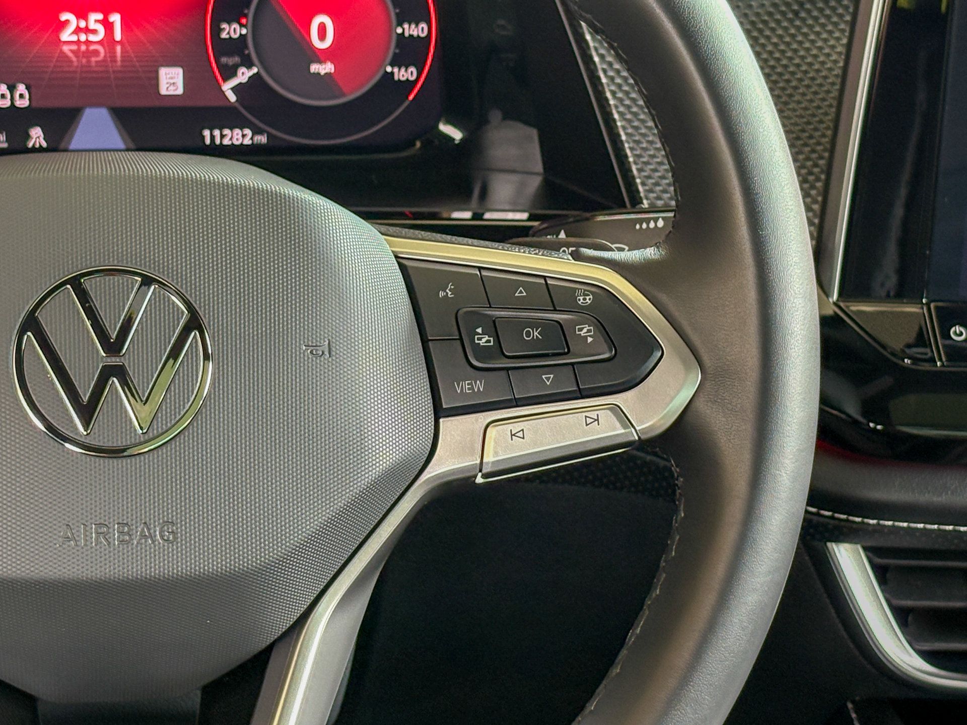 Used 2025 Volkswagen Atlas Cross Sport SEL R-Line AWD/4WD image 22