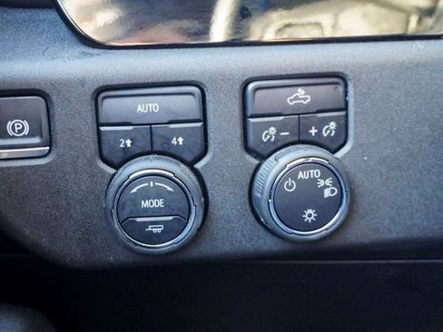 Used 2025 Chevrolet Silverado 1500 LT image 23