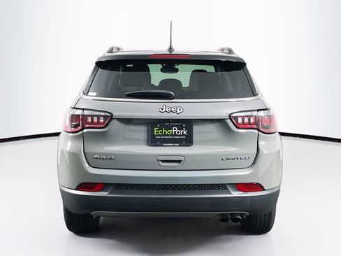 Used 2022 Jeep Compass Limited image 9