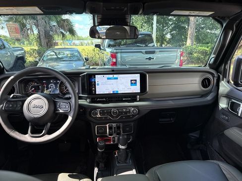 Used 2025 Jeep Gladiator Mojave w/ Convenience Group AWD/4WD image 55