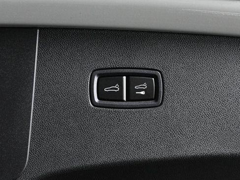 Certified 2026 Porsche Cayenne Coupe AWD/4WD image 33