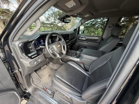 Used 2024 Chevrolet Silverado 2500 LTZ w/ LTZ Premium Package image 7