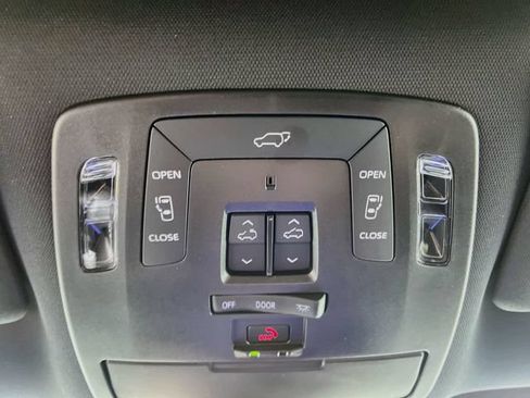 New 2026 Toyota Sienna Limited FWD image 18
