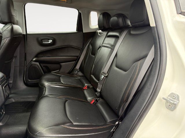 Used 2018 Jeep Compass Limited w/ Navigation Group AWD/4WD image 10