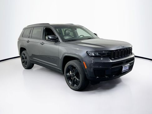 Used 2023 Jeep Grand Cherokee L Laredo AWD/4WD image 3