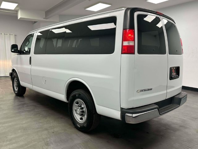 Used 2018 Chevrolet Express 2500 LT w/ LT Preferred Equipment Group RWD image 10
