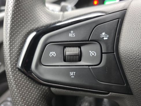 Used 2023 Chevrolet Bolt EUV LT image 25