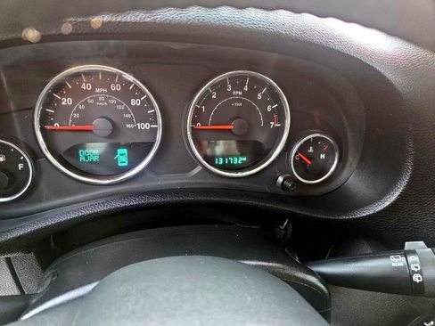 Used 2016 Jeep Wrangler Unlimited Sport image 10