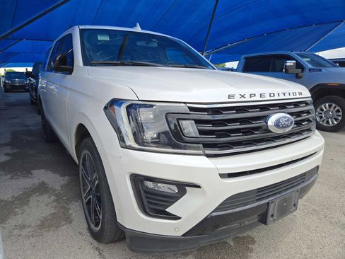 Used 2019 Ford Expedition Max Limited w/ Equipment Group 303A RWD image 2