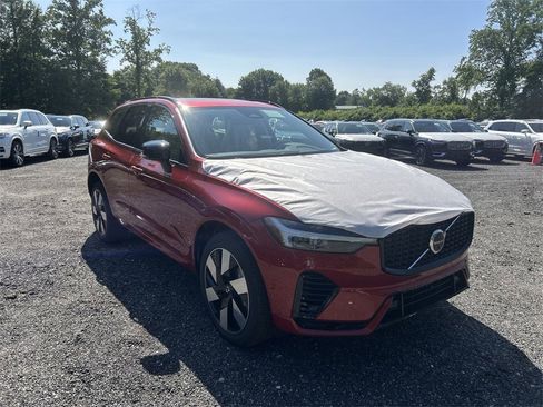 New 2025 Volvo XC60 T8 Plus w/ Climate Package image 2