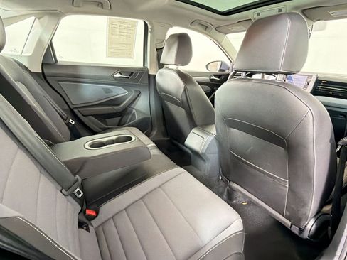 Used 2025 Volkswagen Jetta SE image 29