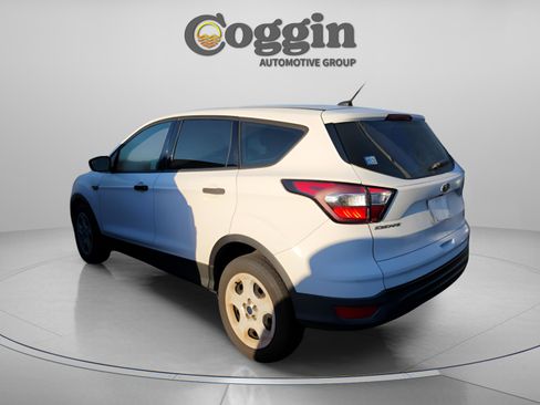 Used 2017 Ford Escape S image 4