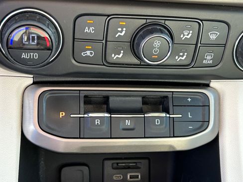Used 2020 GMC Acadia Denali w/ Technology Package FWD image 26