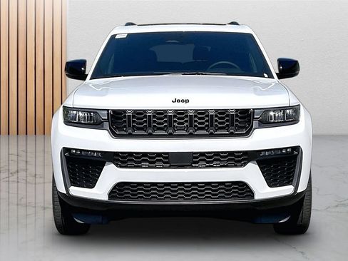 New 2026 Jeep Grand Cherokee L Limited w/ Limited Altitude Package RWD image 3