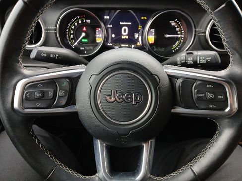 Used 2022 Jeep Wrangler Unlimited Sahara image 42