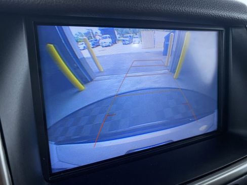 Used 2019 Chevrolet Suburban LT w/ LT Signature Package AWD/4WD image 7